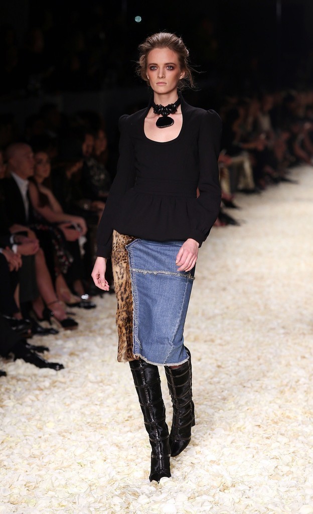 生まれ育ったサンタフェから着想を得たボヘミアンシック、「トム フォード」15/16年秋冬