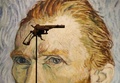 仏パリの競売会社ドゥルオで公開された、19世紀のオランダの画家ビンセント・ファン・ゴッホが自殺に使用したとされる拳銃（2019年6月14日撮影）。(c)FRANCOIS GUILLOT / AFP