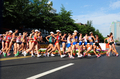 第13回世界陸上大邱大会（13th IAAF World Championships in Athletics Daegu）は31日、5日目の競技が行われ、女子20キロメートル競歩決勝でロシアのオリガ・カニスキナ（Olga Kaniskina）が1時間29分42秒で優勝し、大会3連覇を果たした。

レースに臨む選手（2011年8月31日撮影）。(c)AFP/MARK RALSTON