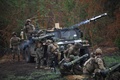 フィリピンの首都マニラ北方での軍事演習で、対戦車ミサイル「ジャベリン」を発射する米海兵隊（2023年4月13日撮影）。(c)Ted ALJIBE/AFP