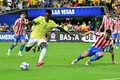 サッカーコパ・アメリカ、グループD、パラグアイ対ブラジル。先制点を決めるブラジルのビニシウス・ジュニオール（2024年6月28日撮影）。(c)Frederic J. Brown / AFP