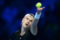 男子テニス、ATPファイナルズ5日目。サーブを打つホルガー・ルーネ（2023年11月16日撮影）。(c)Tiziana FABI / AFP