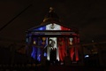 仏パリで、パンテオンに投影されるジョセフィン・ベイカーさんの写真（2021年11月30日撮影）。(c)Thomas COEX / POOL / AFP