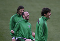 欧州チャンピオンズリーグ（UEFA Champions League 2013-14）決勝トーナメント1回戦第2戦を控え、チームメートと一緒にビセンテ・カルデロン・スタジアム（Vicente Calderon Stadium）で行われた練習に臨むACミラン（AC Milan）のカカ（Kaka、2014年3月10日撮影）。(c)AFP/ PIERRE-PHILIPPE MARCOU
