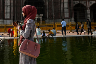 男女間のデジタル格差、貧困国で顕著 ユニセフ