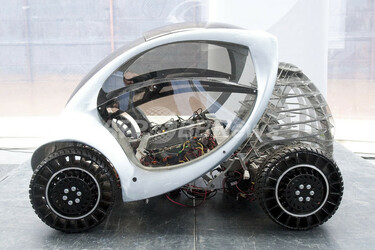 折りたたみ電気自動車「Hiriko」、ドイツで披露 写真6枚 国際ニュース 