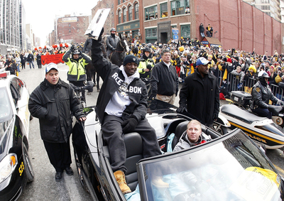 NFL王者スティーラーズが地元ピッツバーグで凱旋パレード