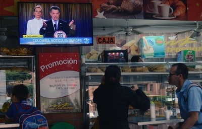 サントス大統領へのノーベル平和賞に世論二分、コロンビア