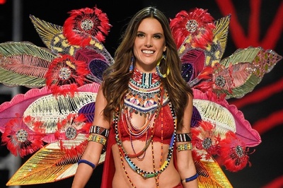 【写真特集】「ヴィクトリアズ・シークレット」 中国・上海でショー