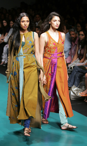 ＜08/09年秋冬ラクメ・ファッション・ウィーク＞キラン・ウタム・ゴーシュ、新作を発表