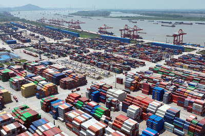 輸出は堅調、消費や雇用は課題 「灼熱の夏」から「実りの秋」目指す中国経済