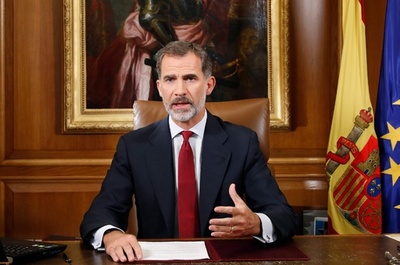 スペイン国王がテレビ演説、カタルーニャ自治州指導者らを厳しく非難