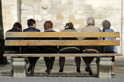 年老いた親に頼るスペインの失業者