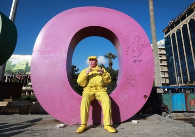 アレッポの財産？ 36年間黄色ずくめの「イエローマン」