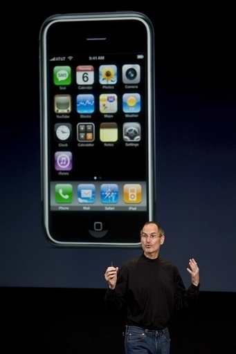 アップル、iPhone用ソフト開発キットを公開