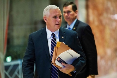 人気ミュージカルの出演者、劇場で次期副大統領にメッセージ読み上げる 米国