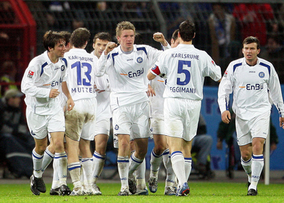 カールスルーエ ヘルタを破る