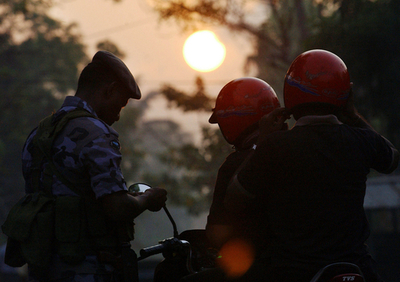 スリランカの軍民共用空港で戦闘機搭載の火器が暴発　4人重傷