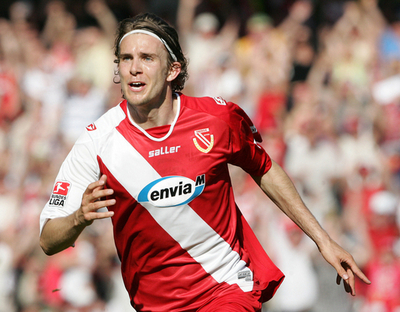 コットブス ハンブルガーSV下し1部残留を決める