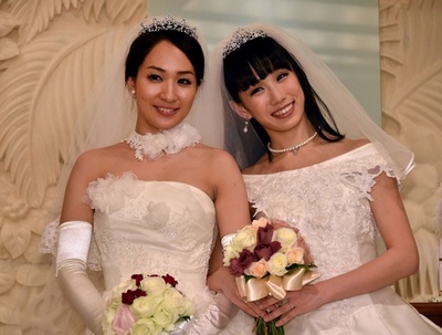 芸能人カップルが同性結婚式、一ノ瀬文香さんと杉森茜さん 都内