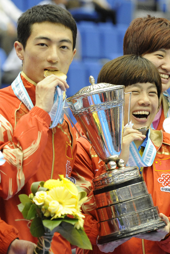 曹臻／李平組 混合ダブルス優勝、世界卓球