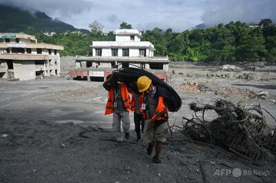 ネパール土石流の死者数は734人に、不明者3000人超