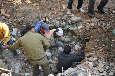 インドで建物が倒壊、3人死亡