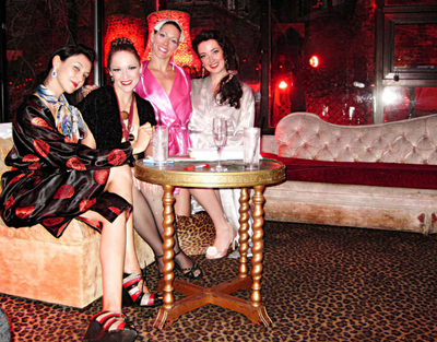 裸の朗読会で美と文学を一度に堪能