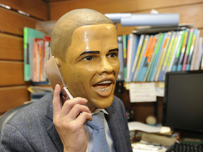 オバマ次期米大統領のゴムマスクが大ヒット、埼玉のメーカー