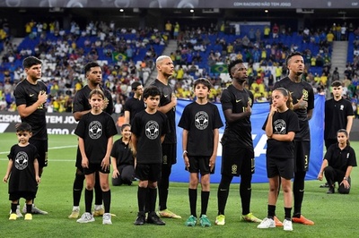 ブラジルが反人種差別の黒ユニで親善試合、ビニシウスも得点