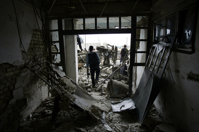 相次ぐ自爆テロ、47人が死亡 - イラク