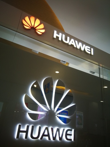 ファーウェイCEO、低価格製品の重要性を強調 生き残りをかけて