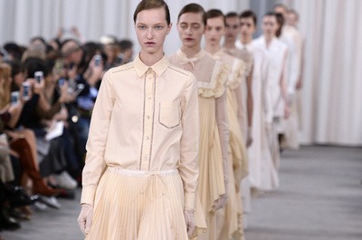 「ヴェロニク・ブランキーノ」17年春夏