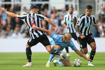 マンCがニューカッスルとドロー、チェルシーはリーズに敗れる