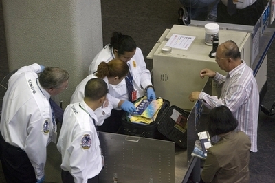 夏季のテロ脅威を警告、米国土安全保障長官