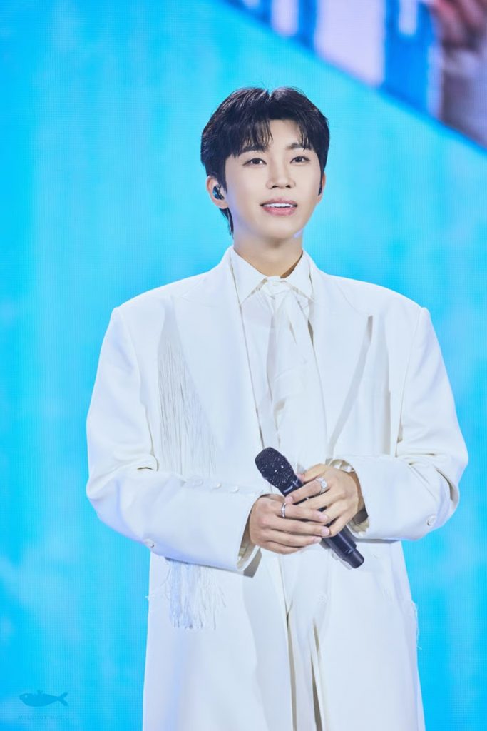 (c)STARNEWS