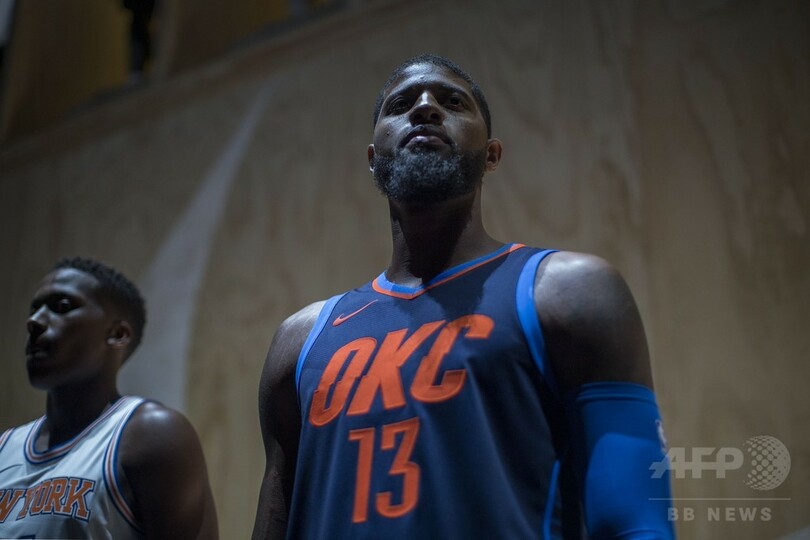 新スポンサーのナイキと新ユニホームをお披露目、NBA