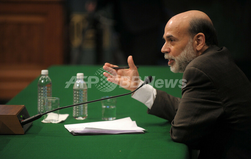 FRB議長、景気後退の可能性に初めて言及