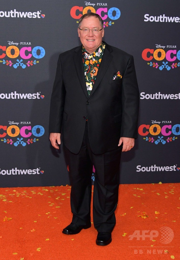 ディズニー幹部J・ラセター氏、不適切なハグで休職表明