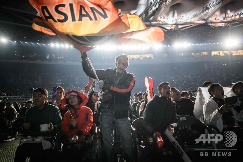 韓国で「リーグ・オブ・レジェンド」世界大会の決勝戦、ファン数万人が集結