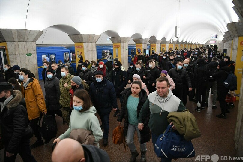 ウクライナ全土に戒厳令 首都では空襲警報