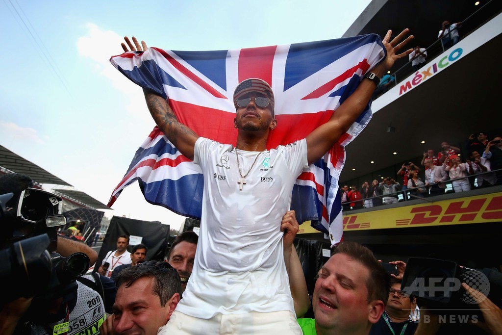 F1王者ハミルトンがプライベート機購入で脱税か、英報道 F1王者ハミルトンがプライベート機購入で脱税か、英報道