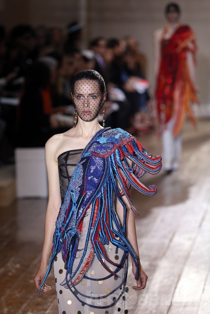 ヴィンテージファブリックで創るスタイル、「メゾン マルタン マルジェラ」14/15年秋冬オートクチュール