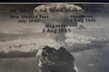 米首都ワシントンのスティムソン・センターが所蔵する、1945年8月に投下された原爆のきのこ雲の写真。米軍によって撮影され、当時の政府高官らに公開された。同センターが所蔵する原爆関連写真は近く広島平和記念資料館に寄贈される予定（2016年5月16日撮影）。(c)AFP/Nicholas Kamm