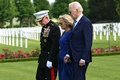 仏北部ベローのエーヌマルヌ米国人墓地を訪れたジョー・バイデン米大統領と妻のジル氏（2024年6月9日撮影）。(c)SAUL LOEB / AFP