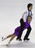 14-15フィギュアスケートグランプリ（GP）シリーズ第5戦、エリック・ボンパール杯（Trophee Eric Bompard 2014）、アイスダンス・フリーダンス（FD）。演技に臨むパイパー・ギレス（Piper Gilles）/ポール・ポワリエ（Paul Poirier）組（2014年11月22日撮影）。(c)AFP/ROMAIN PERROCHEAU