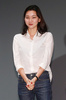 韓国・ソウルで行われた、映画『ベテラン』の舞台あいさつに臨む、女優のチャン・ユンジュ（2015年8月16日撮影）。(c)STARNEWS