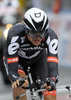 第92回ジロ・デ・イタリア（%%2009 Giro d&apos;Italia%%）第21ステージ（ローマ市街、14.4キロメートル個人タイムトライアル）。ラボバンク（%%Rabobank%%）のデニス・メンショフ（%%Denis Menchov%%、ロシア）が、首位と24秒差の19分06秒でステージを10位で終え、合計タイムを86時間03分11秒として総合優勝を果たした。写真は合計タイム86時間06分57秒で総合4位に入ったサーベロ・テストチーム（%%Cervelo Test Team%%）のカルロス・サストレ（%%Carlos Sastre%%）。（2009年5月31日撮影）(c)AFP/DAMIEN MEYER