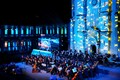 開幕式で曲を披露するフランスのチェロ奏者（2024年9月26日撮影）。(c)Xinhua News