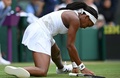 テニス、ウィンブルドン選手権、女子シングルス4回戦。足を滑らせるコリ・ガウフ（2021年7月5日撮影）。(c)Glyn KIRK / AFP